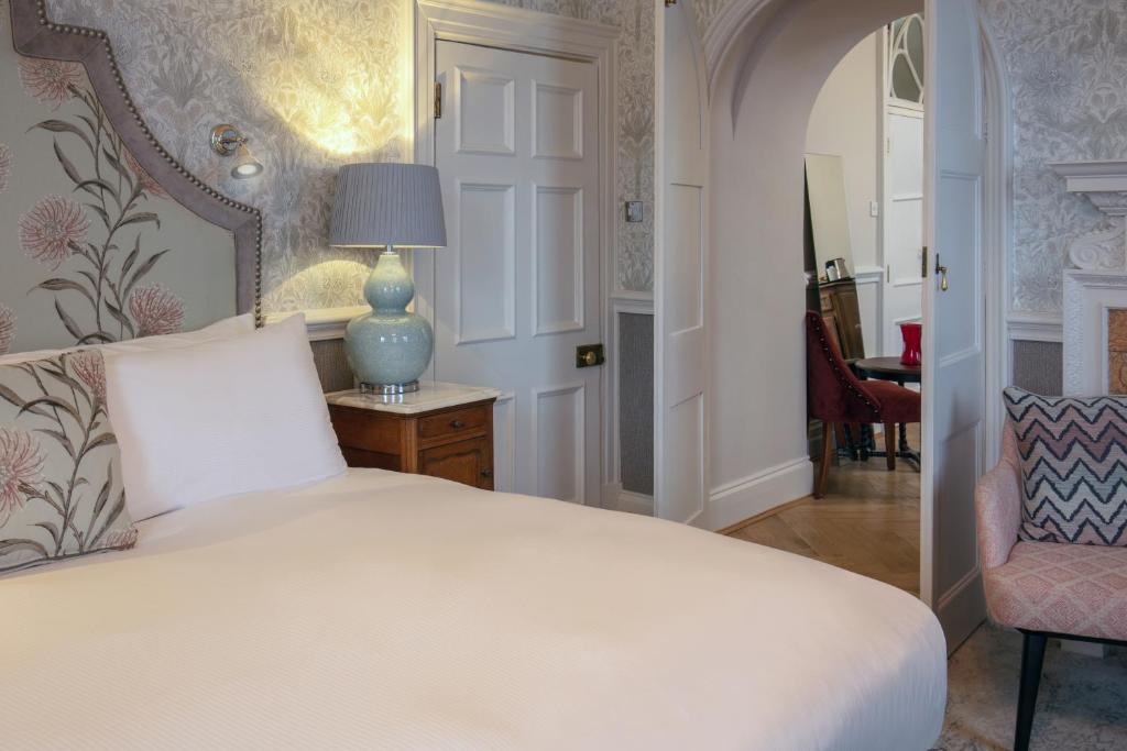 Norton Park Hotel, Spa & Manor House - Winchester - Manor House Tulip Suite