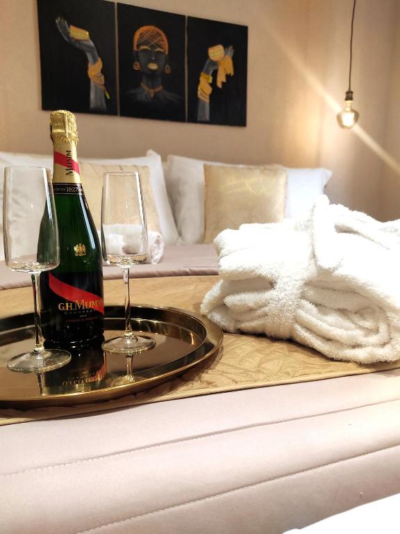 Nápoje v ubytování Ti Scialíi Suites Rooms and Relax