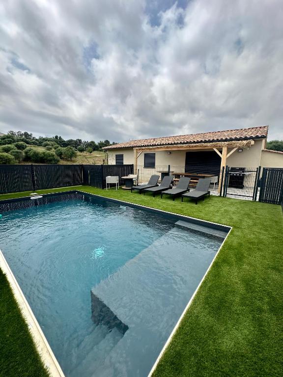 Piscina en o cerca de Casa Lamaghjone - Villa T4 avec piscine chauff&eacute;e &agrave; 3,5km de la mer