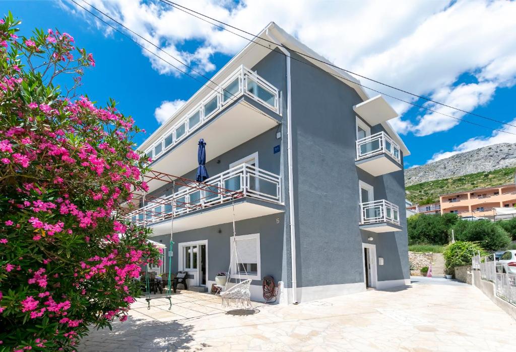 Apartments Diora