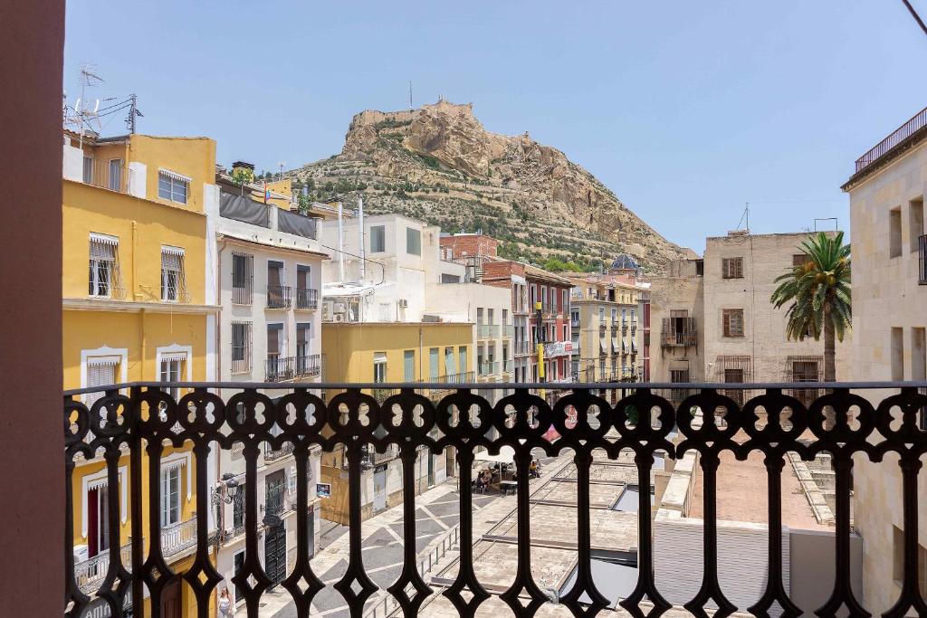 Vistas al Castillo Centro historico 10 persona, Alicante ...