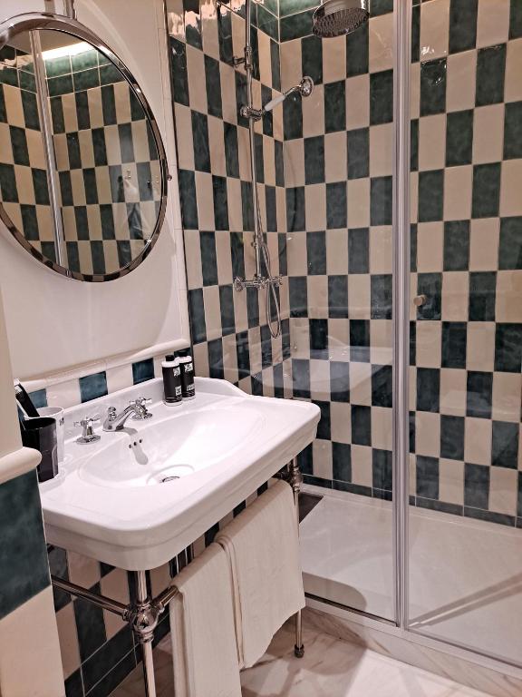 One Shot Palácio Cedofeita - Resim 45