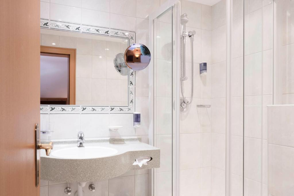 Koupelna v ubytování Pure PanoramaHotel Erika Superior