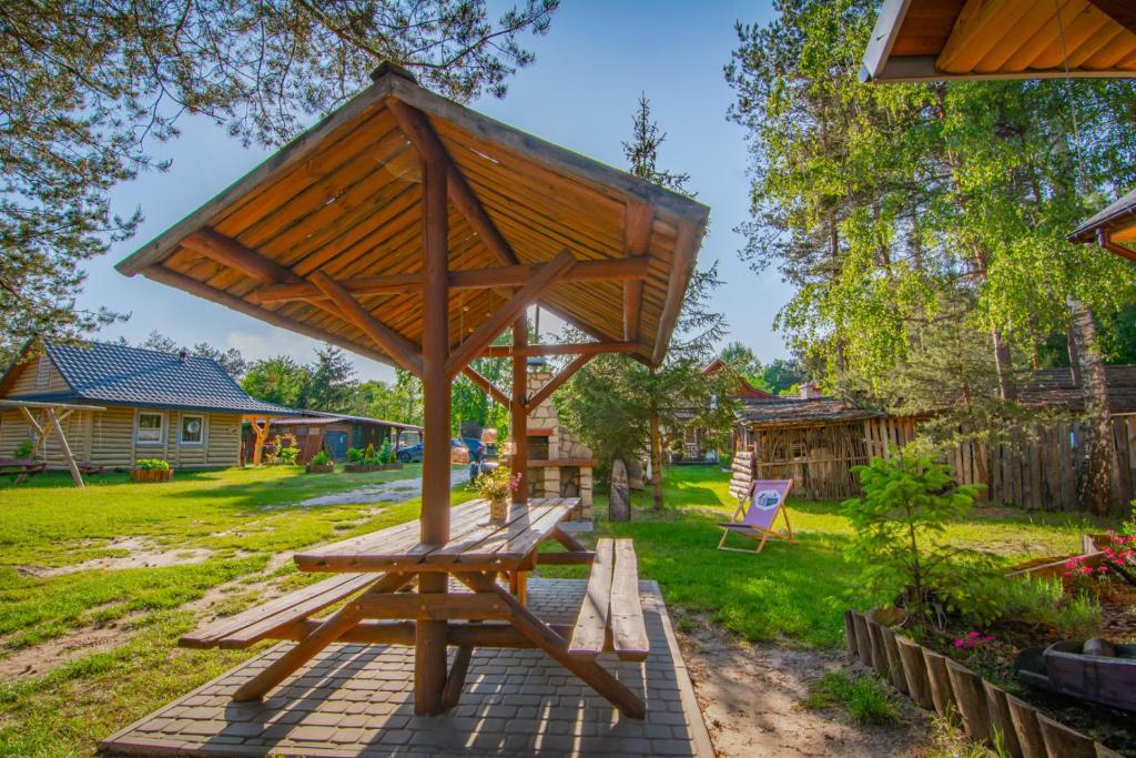 Ośrodek Wypoczynkowy Mamczur Pizuny, Roztocze, baseny, sauna, jacuzzi w cenie wynajmu - Chalet Met 3 Slaapkamers