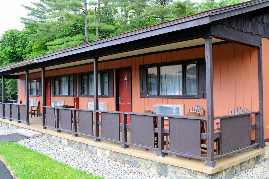 Bayside Resort, Lake George NY - Deluxe Suite