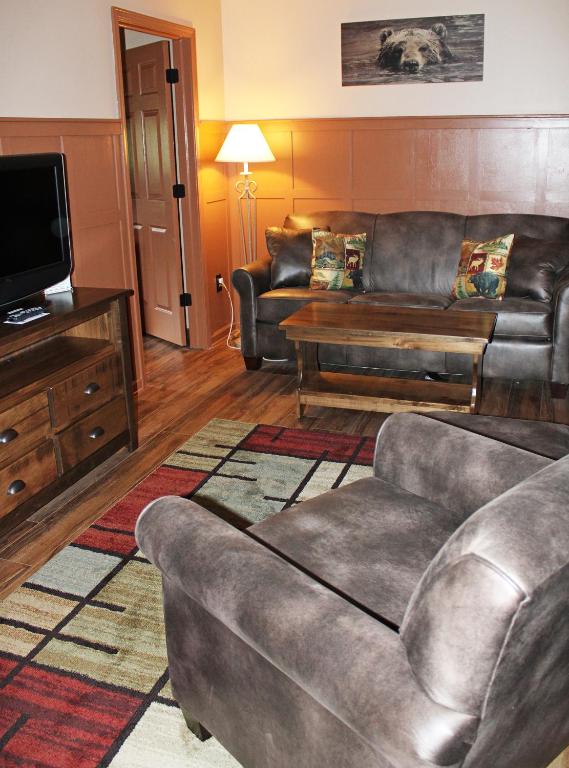 Bayside Resort, Lake George NY - Deluxe Suite