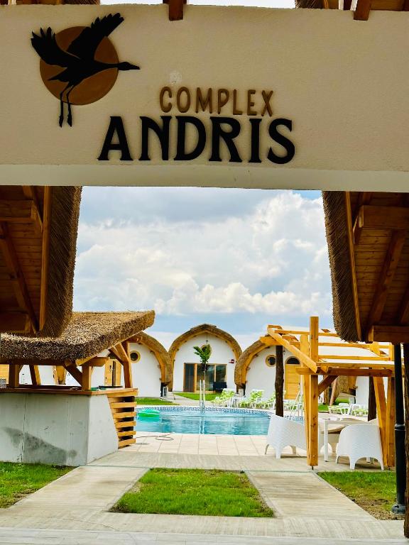 Bazén v ubytování Complex Andris nebo v jeho okolí