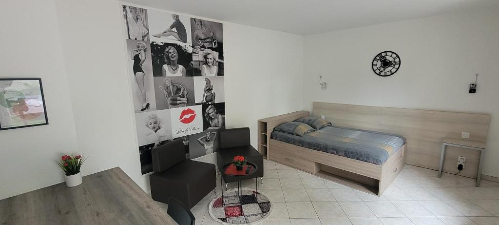charmant studio de 30 m2 très calme avec sa grande belle terrasse et son jardin PRIVATIF - One-Bedroom Apartment