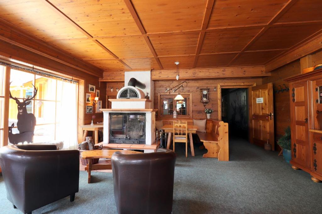 Posezení v ubytování Schelpenalp Berghotel Balderschwang
