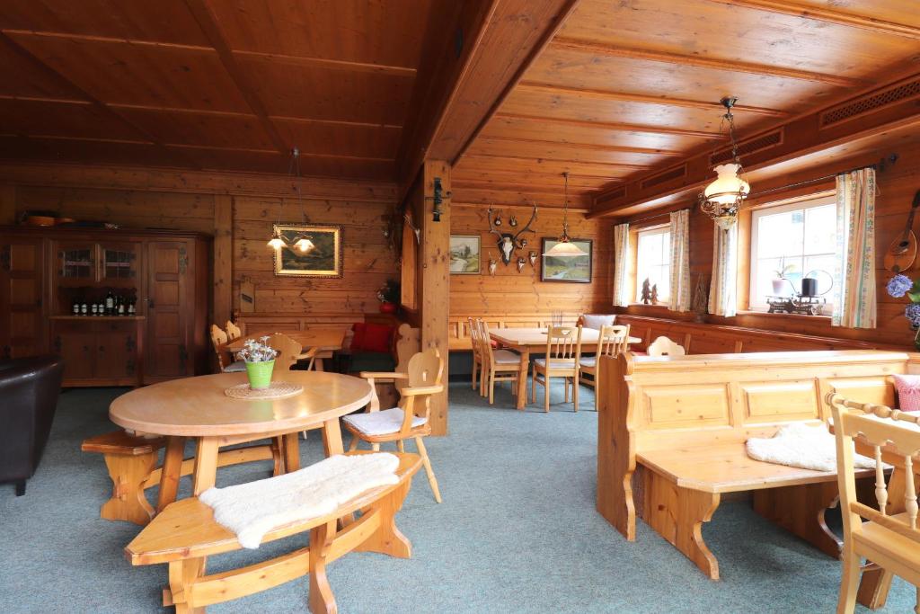 Restaurace v ubytování Schelpenalp Berghotel Balderschwang