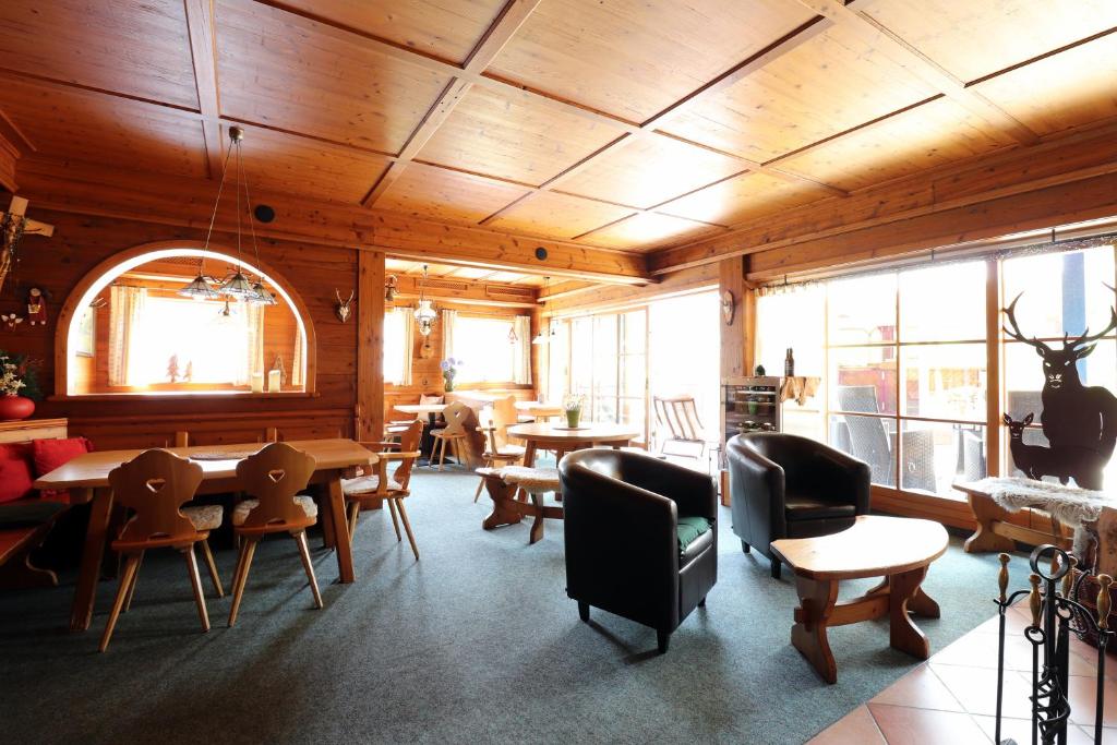 Posezení v ubytování Schelpenalp Berghotel Balderschwang