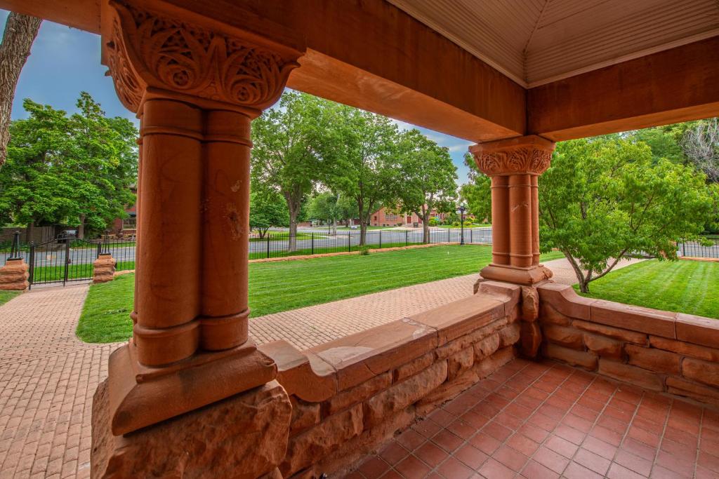Zahrada ubytování Orman Mansion - Pueblo's Most Luxurious Stay!
