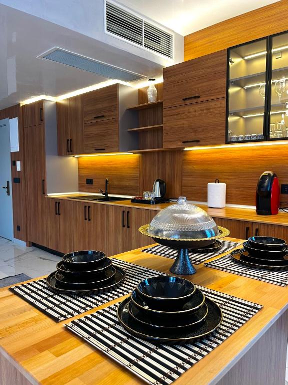Kuchyň nebo kuchyňský kout v ubytování SABİHA GOKCEN İSTANBUL HOUSES Hotel