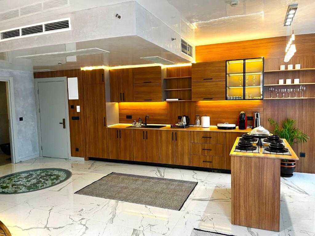 Kuchyň nebo kuchyňský kout v ubytování SABİHA GOKCEN İSTANBUL HOUSES Hotel