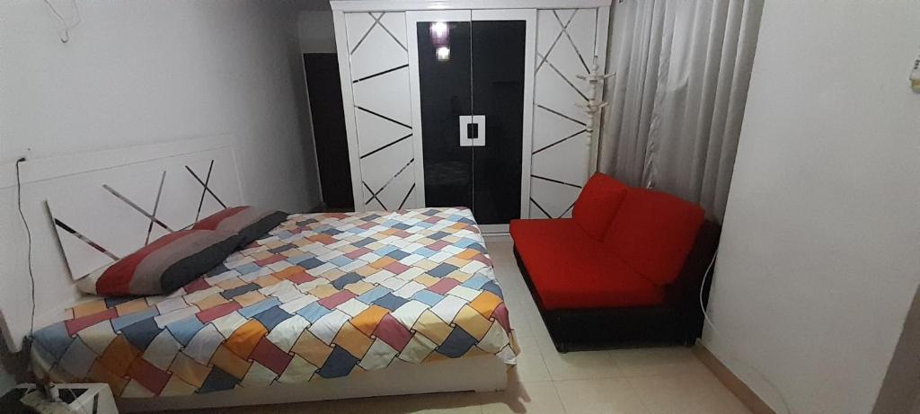 Postel nebo postele na pokoji v ubytování غرفة سنجل بحمام خاص لمزيد من الخصوصية Single Room with private bathroom for more privacy Номер с отдельной ванной комнатой для большей конфиденциальности Chambre avec salle de bain privée pour plus d'intimité