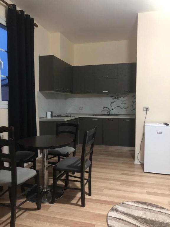 Juna's Apartaments - Imazhi 9