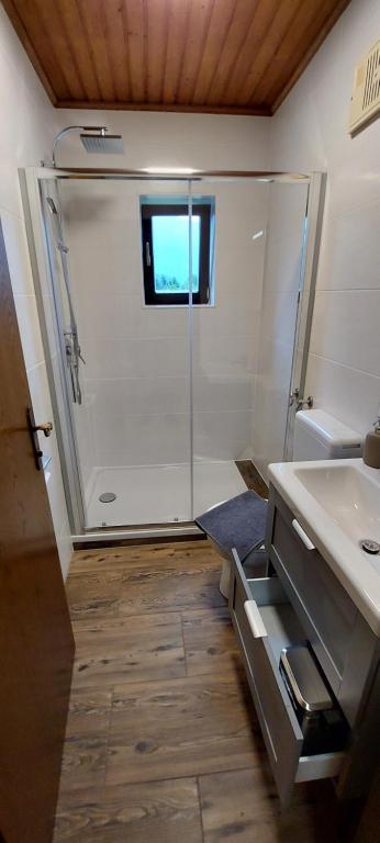 Jeff's - Rooms with a mountain view - 13