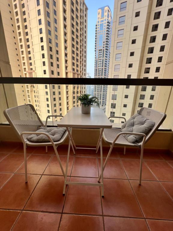 رابین بیچ هاستل JBR
