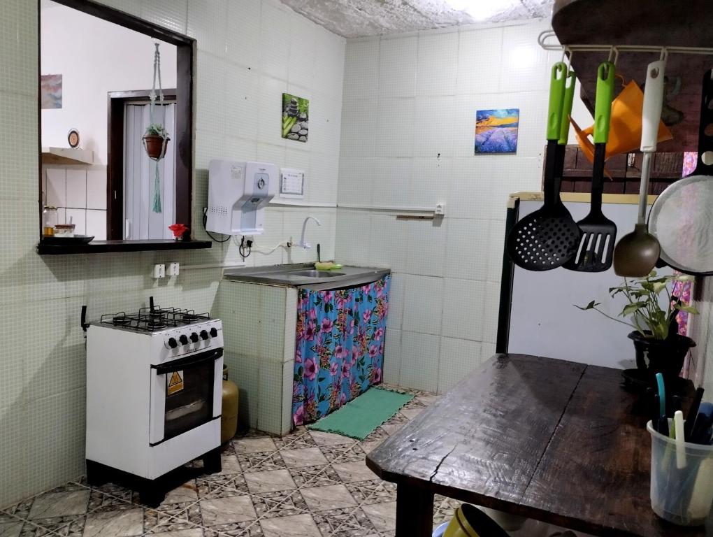 Kuchyň nebo kuchyňský kout v ubytování Jurema Hostel