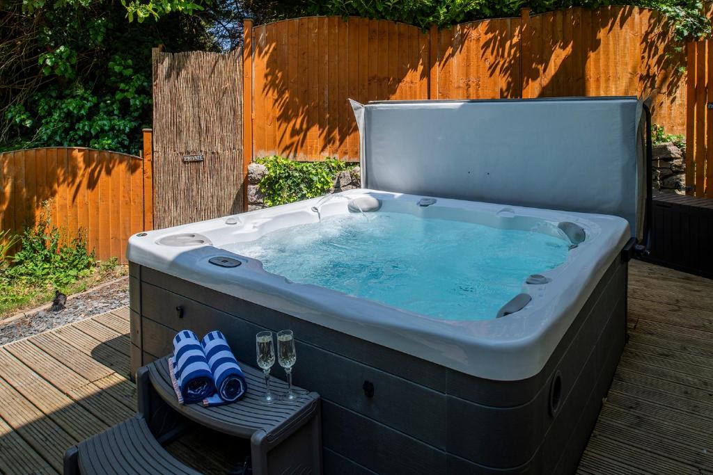 Φωτογραφία από το άλμπουμ του The Coachhouse - Cottage with Private Hot tub σε Colwyn Bay