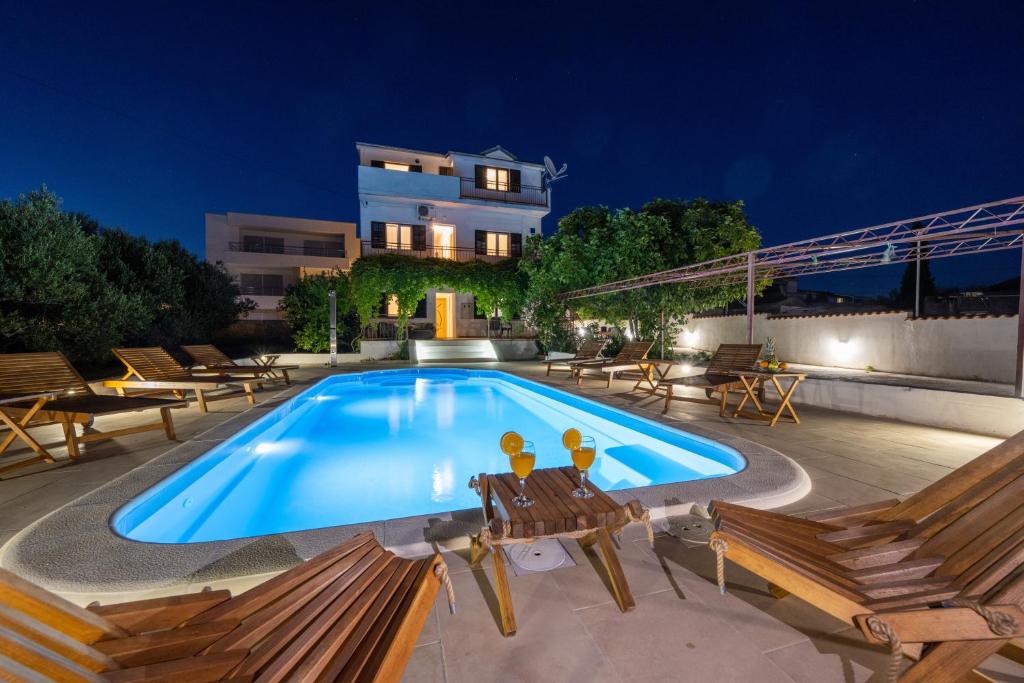 Bazén v ubytování Villa Marija - Dive into your holiday dreams nebo v jeho okolí