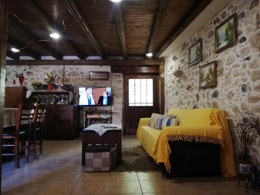 En eller flere senge i et værelse på Kyriaki's Traditional House