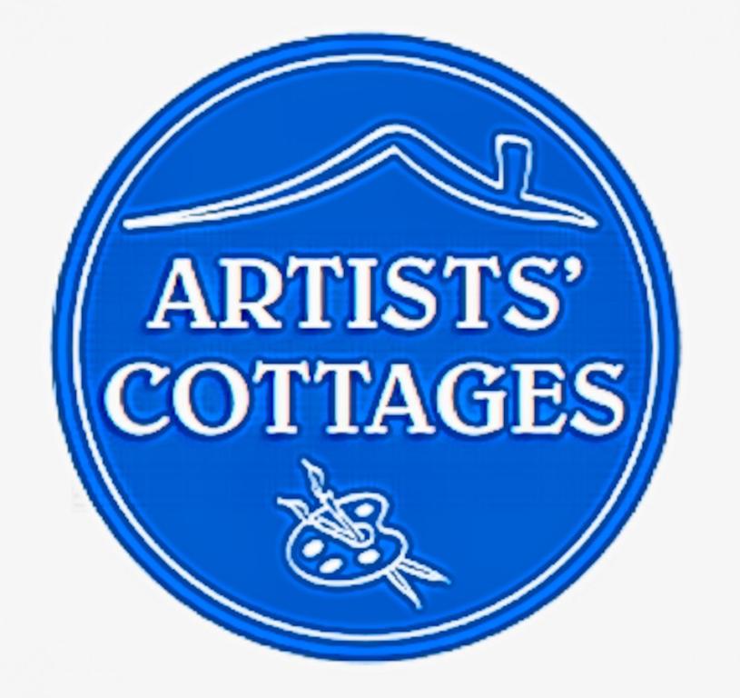 un círculo azul con las palabras confederados artistas en Artists’ Cottages, en Harrogate