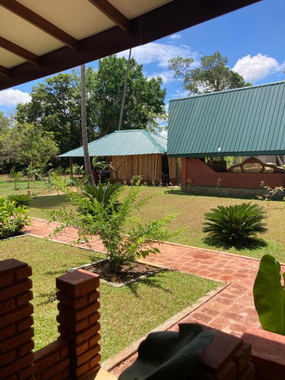 Giardino di The View Hotel Sigiriya
