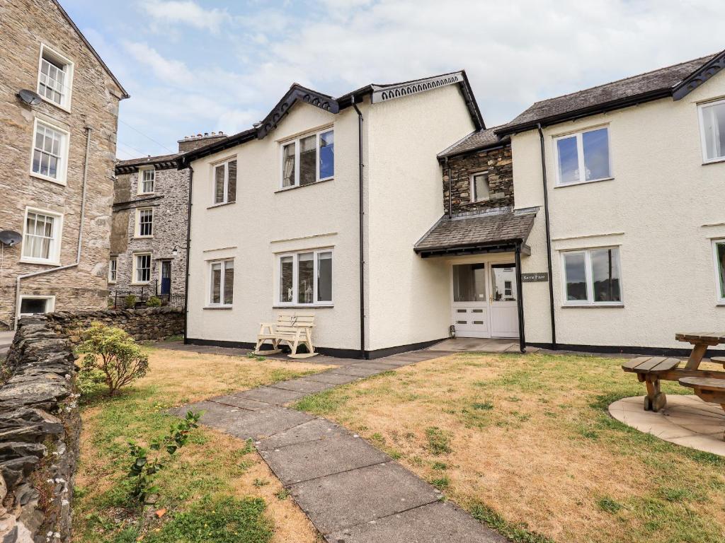 vista sulla casa dal giardino di Fairview a Bowness-on-Windermere