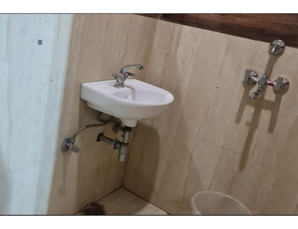 Hotel Abhinandan, Paonta Sahib - 家庭房