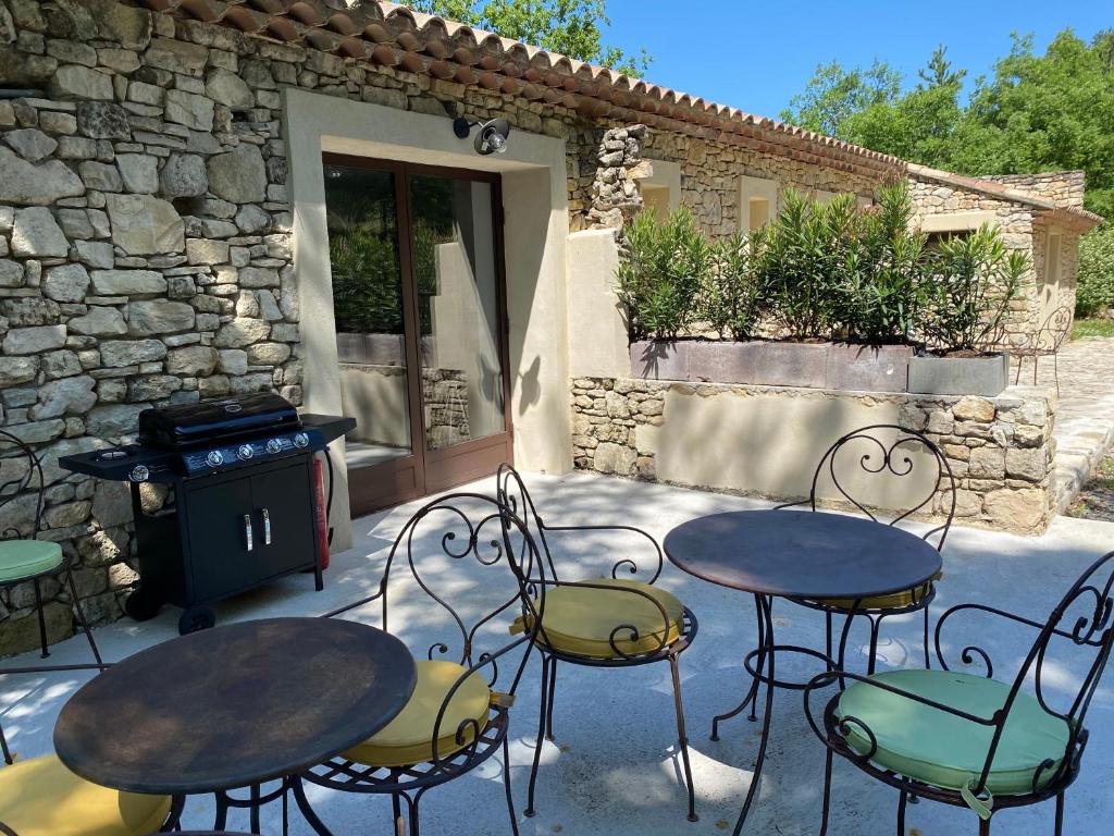 Fotografie z fotogalerie ubytování Hôtel Lou Caleù restaurant le Rocher des Abeilles v destinaci Saint-Martin-de-Castillon