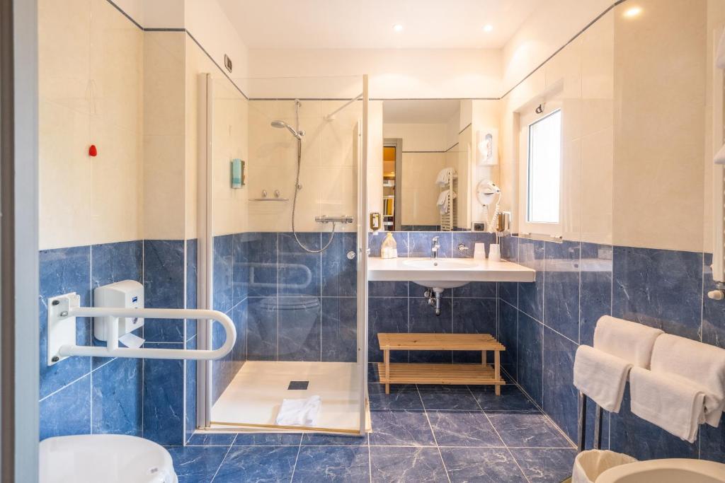 Koupelna v ubytování Kriss Internazionale Hotel