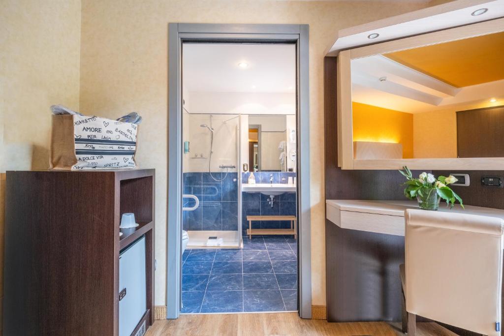Kuchyň nebo kuchyňský kout v ubytování Kriss Internazionale Hotel