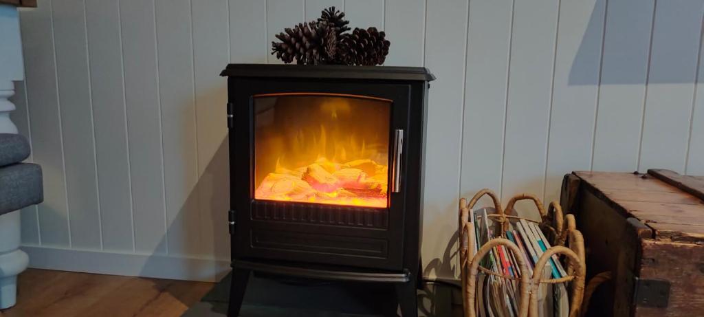 Woodmans Cottage 24, Gold Coast Hinterland, Wongawallan – Updated 2023  Prices