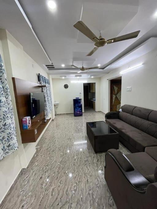 Posezení v ubytování Servostay New 2 BHK Fully Furnished Near Beach in Vizag - 3rd Floor