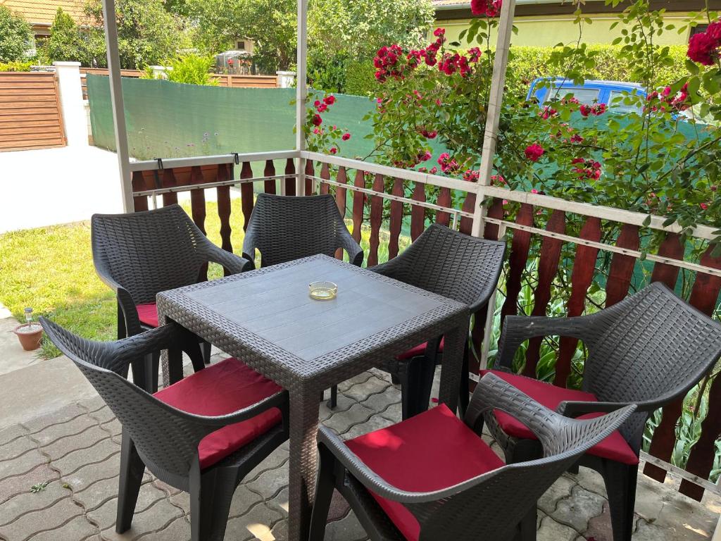 Balkón alebo terasa v ubytovaní Francesco Apartmanház