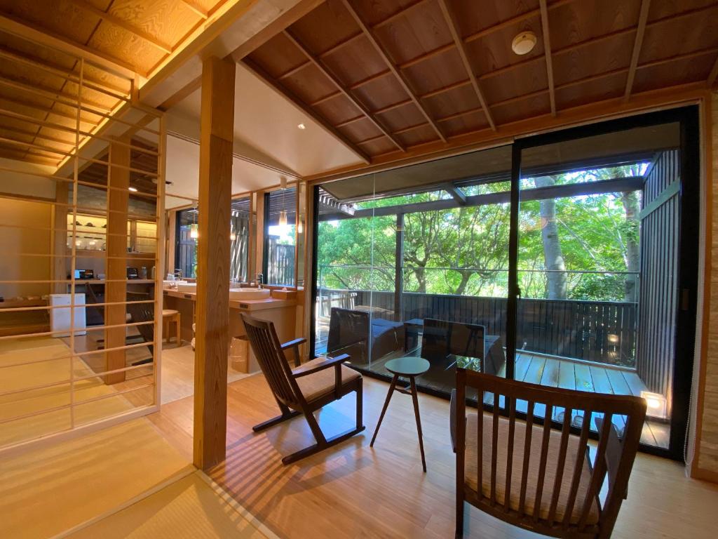 Posezení v ubytování Kaiseki Ryokan Ashikari