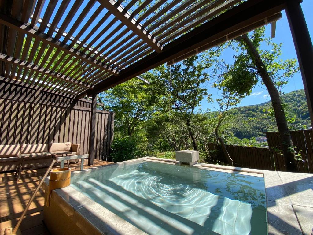 Bazén v ubytování Kaiseki Ryokan Ashikari nebo v jeho okolí