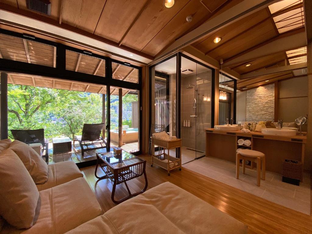 Posezení v ubytování Kaiseki Ryokan Ashikari