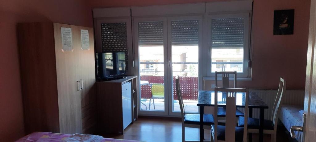 Kuchyň nebo kuchyňský kout v ubytování Guest House Trajkovic Jagodina