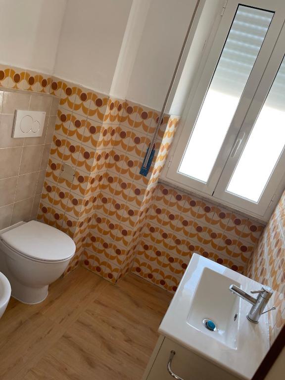 A bathroom at HS Easy holiday home