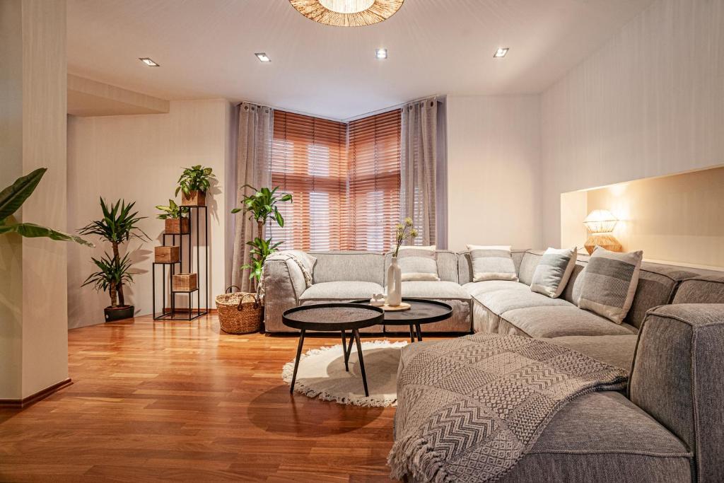 STING Boutique Apartments - 
