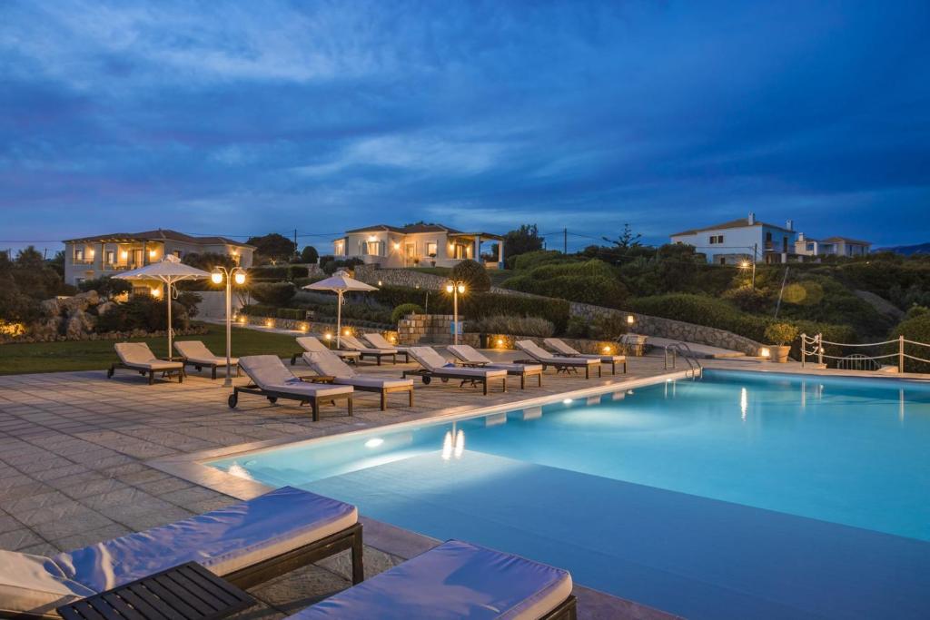 The Seasons - отзывы и видео