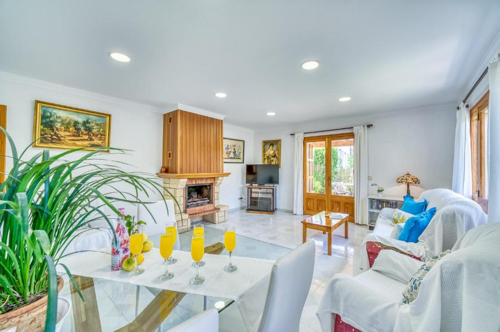 Kuchyňa alebo kuchynka v ubytovaní Ideal Property Mallorca - Rosas 28