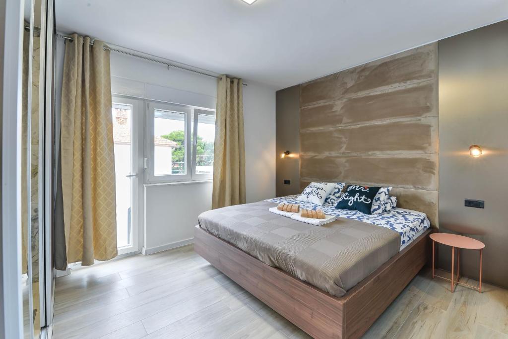 CROWONDER Borik Apartment near the Sea with 2 balcony, garden and BBQ, Zadar Tarifs 2023