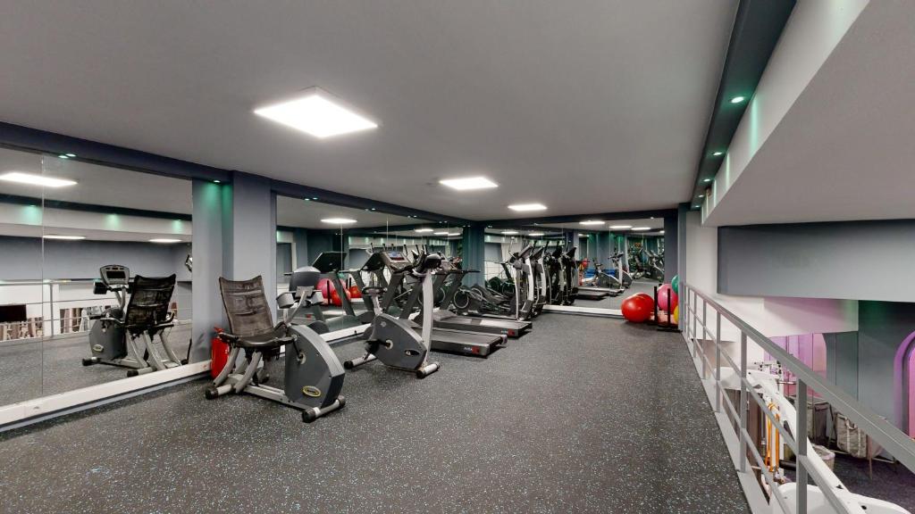 Fitness centrum a/nebo fitness zařízení v ubytování Acrotel Athena Residence