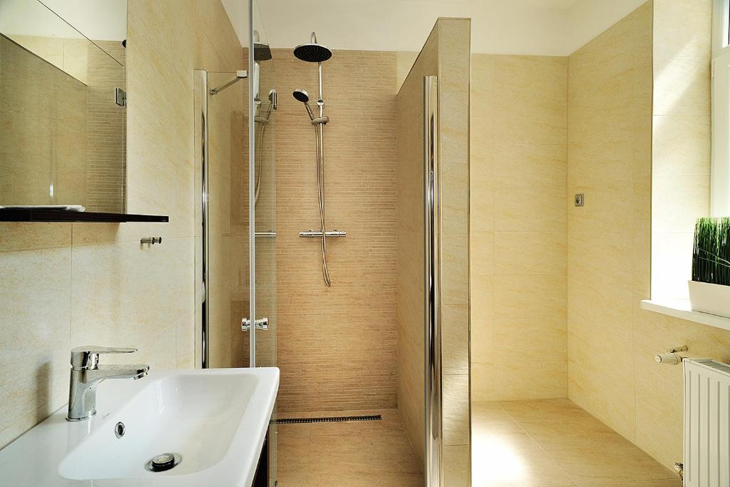 STING Boutique Apartments - 13