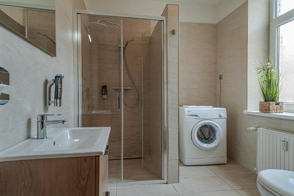 STING Boutique Apartments - 11