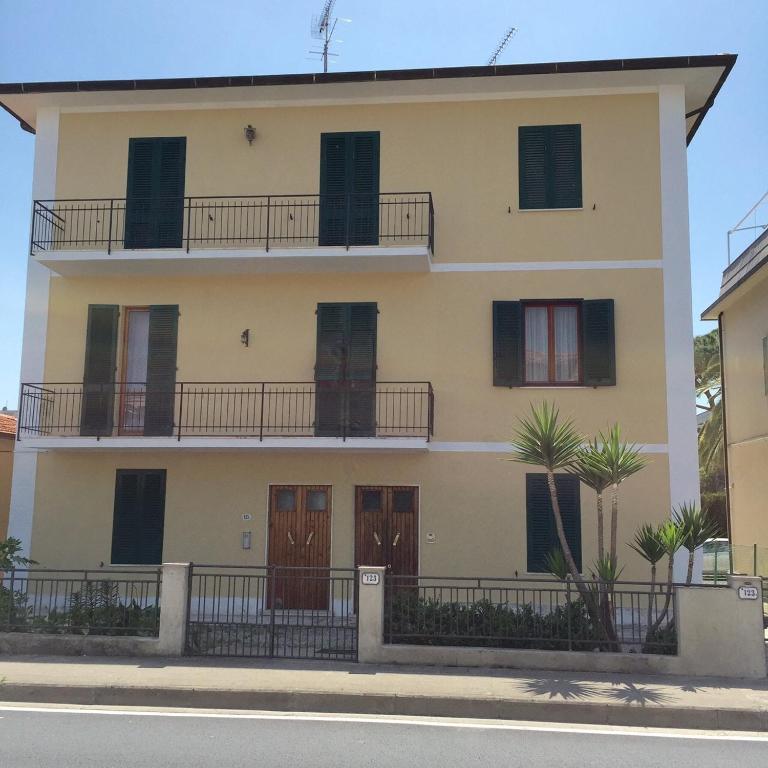 The building in which Az apartmant is located