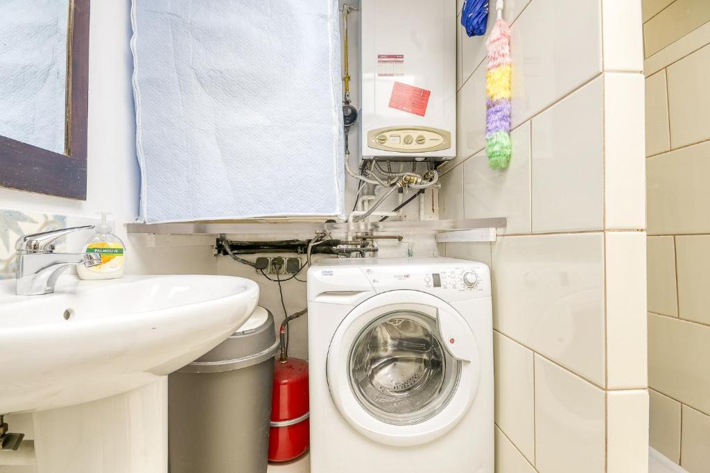 Kúpeľňa v ubytovaní Casa Joan Badosa Roses - Immo Barneda